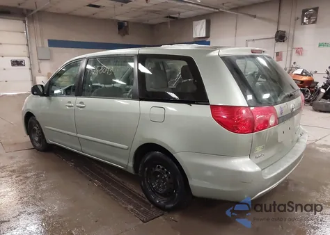 2010 Toyota Sienna Ce z USA, uszkodzony, nr VIN 5TDKK4CC9AS291709